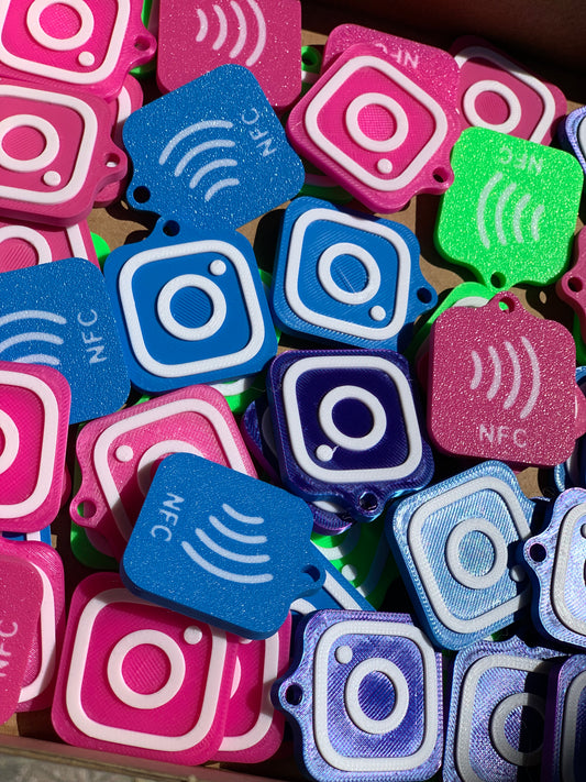 📲 NFC TAG Keychain – Custom Social Media Μπρελόκ (50τμχ)