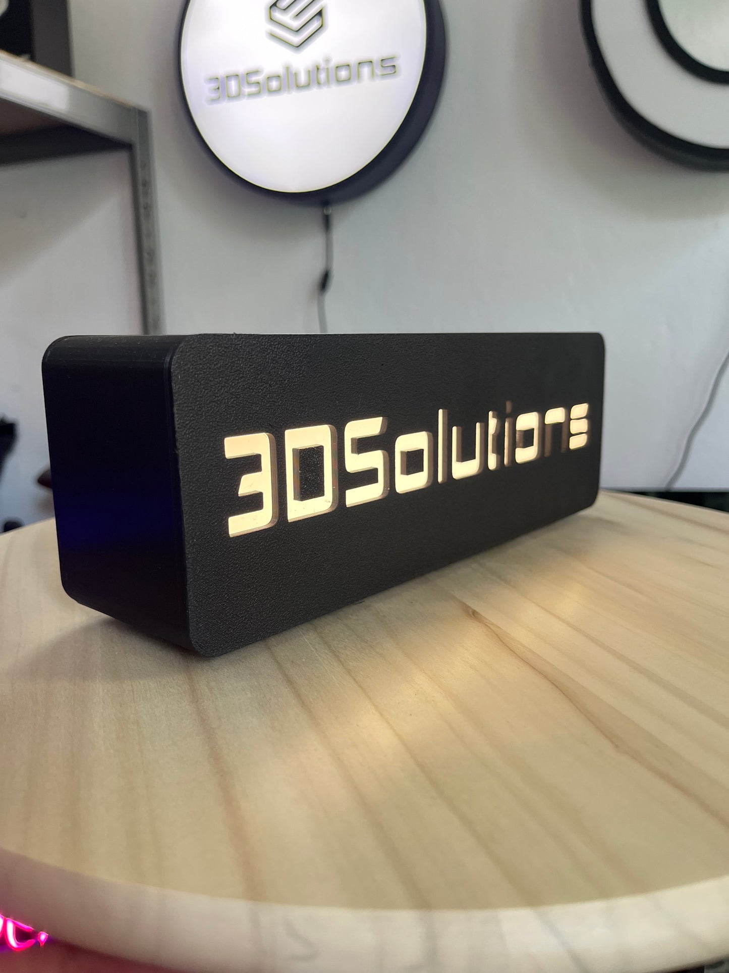 Custom 3D Printed Light Box – Medium (Με το Λογότυπο σου) (8,5cm x 25cm x 7cm)